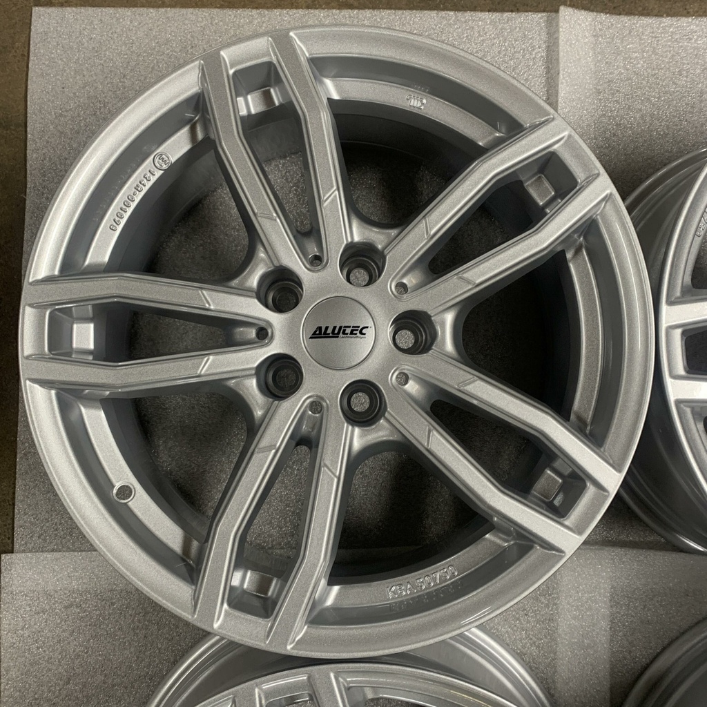 ALUTEC DRIVE POLAR SILVER 7.5x17 5/112 ET27 CB66.5