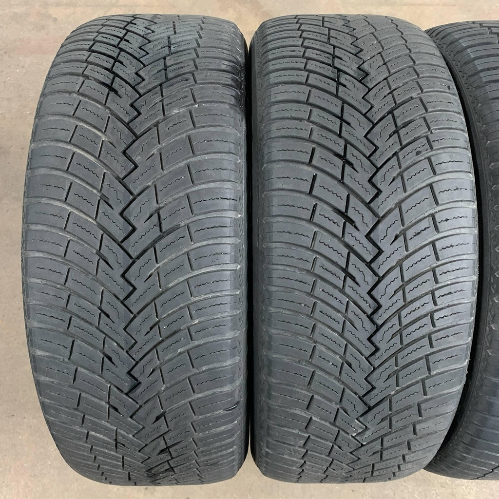 19" - 235/50r19 &amp; 255/45r19 Pirelli Scorpion All Season SF2 