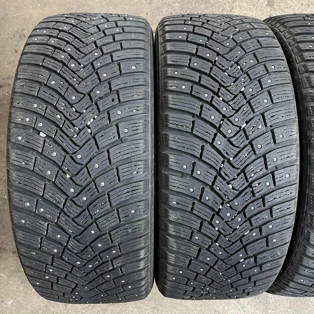 18" - 225/45r18 Continental IceContact 3 