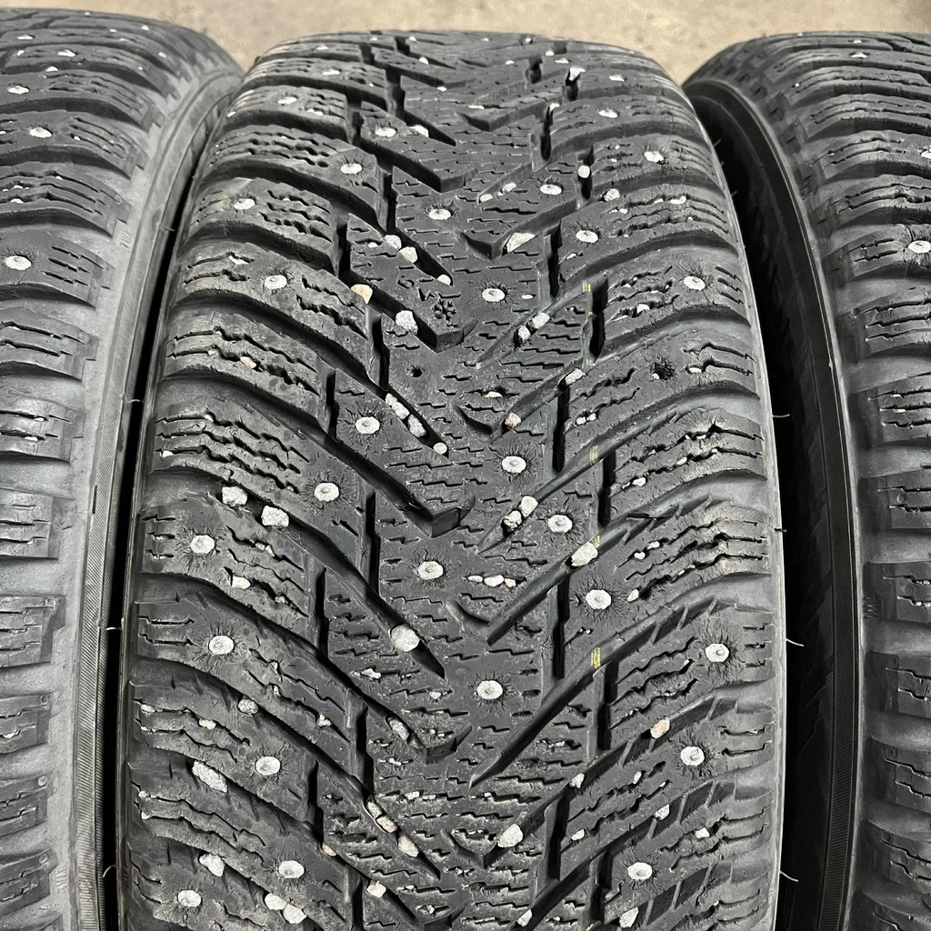 16" - 205/55r16 Nokian Tyres Hakkapeliitta 8 