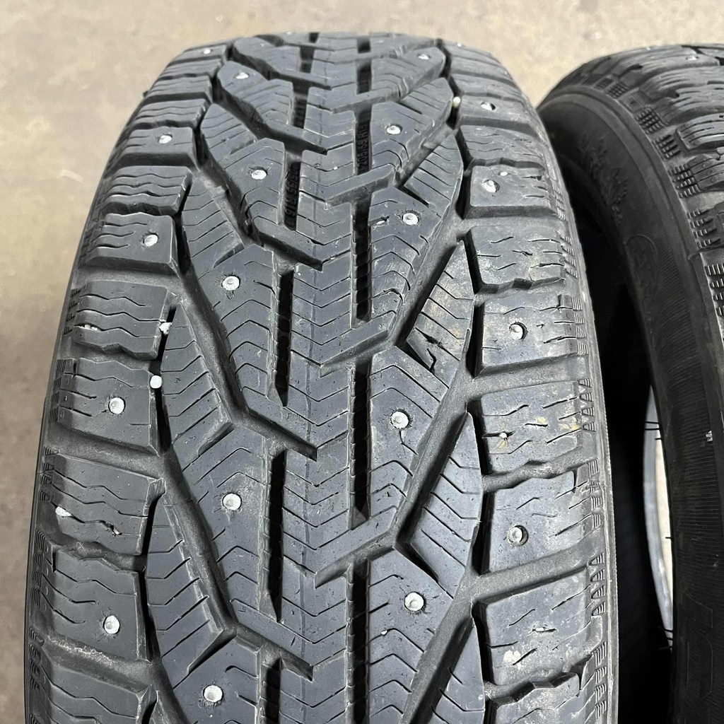 16" - 205/55r16 Tigar Stud 2 (2 kpl) 