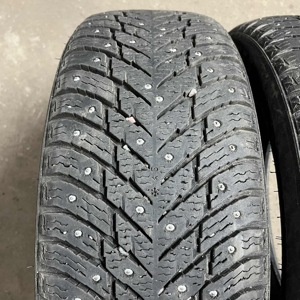 17" - 205/55r17 Nokian Tyres Hakkapeliitta 10 (2 kpl) 
