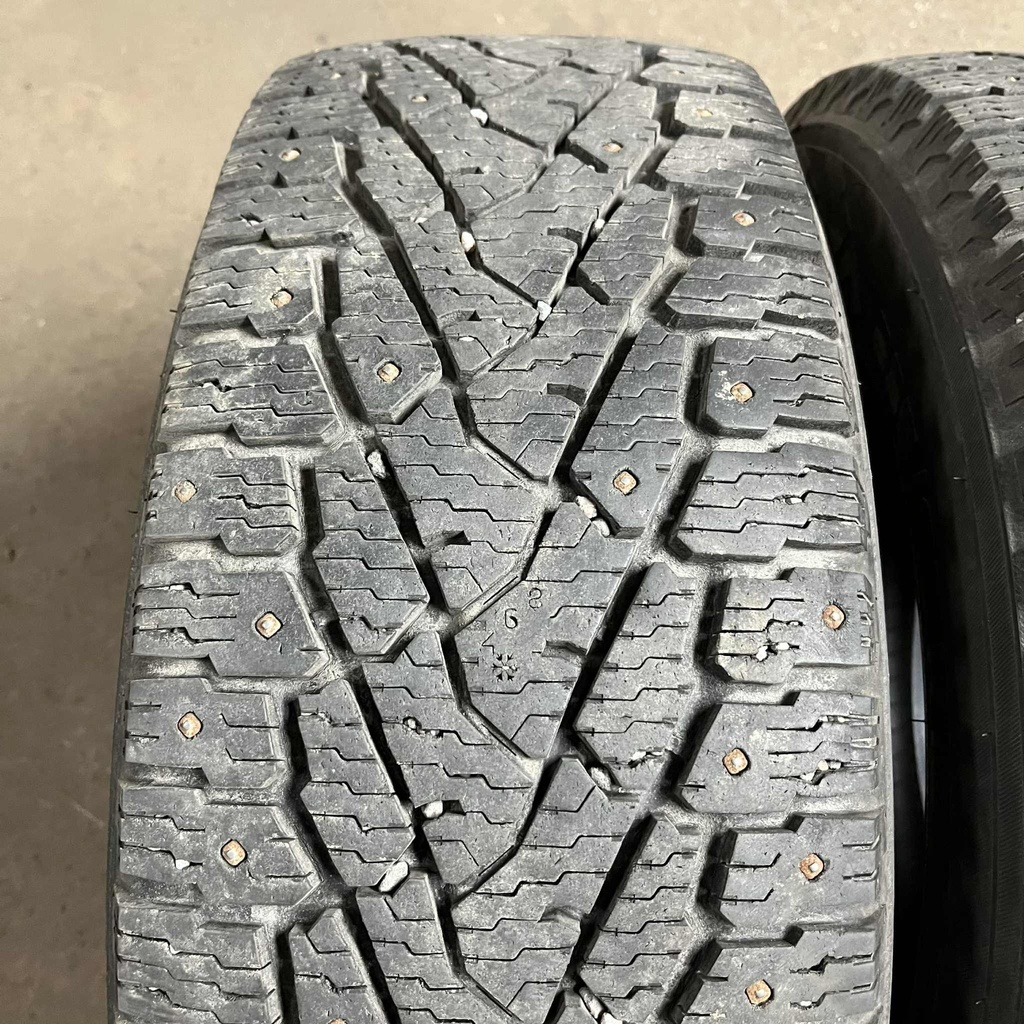 C 16" - 235/65r16C Nokian Tyres Hakkapeliitta C3 (2 kpl) 