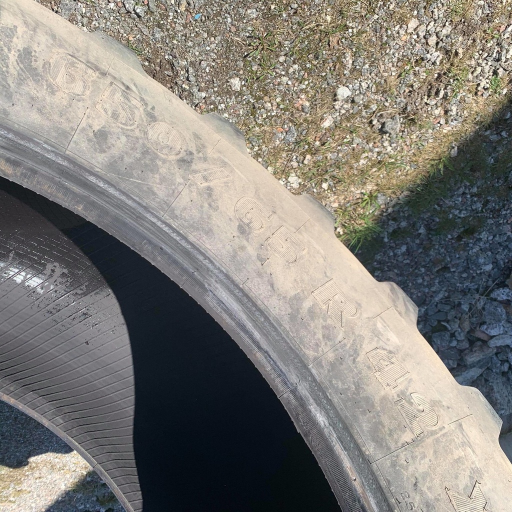 42" - 650/65r42 Michelin 