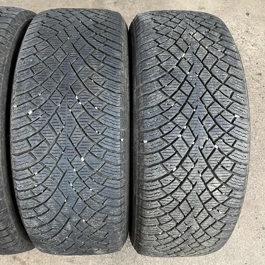 18" - 265/60r18 Nokian Tyres Hakkapeliitta R5 