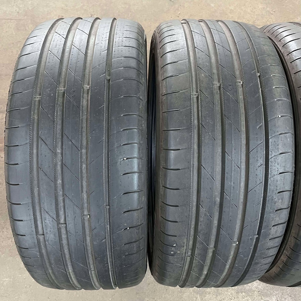 18" - 235/45r18 Nokian Tyres Hakka Black 3 