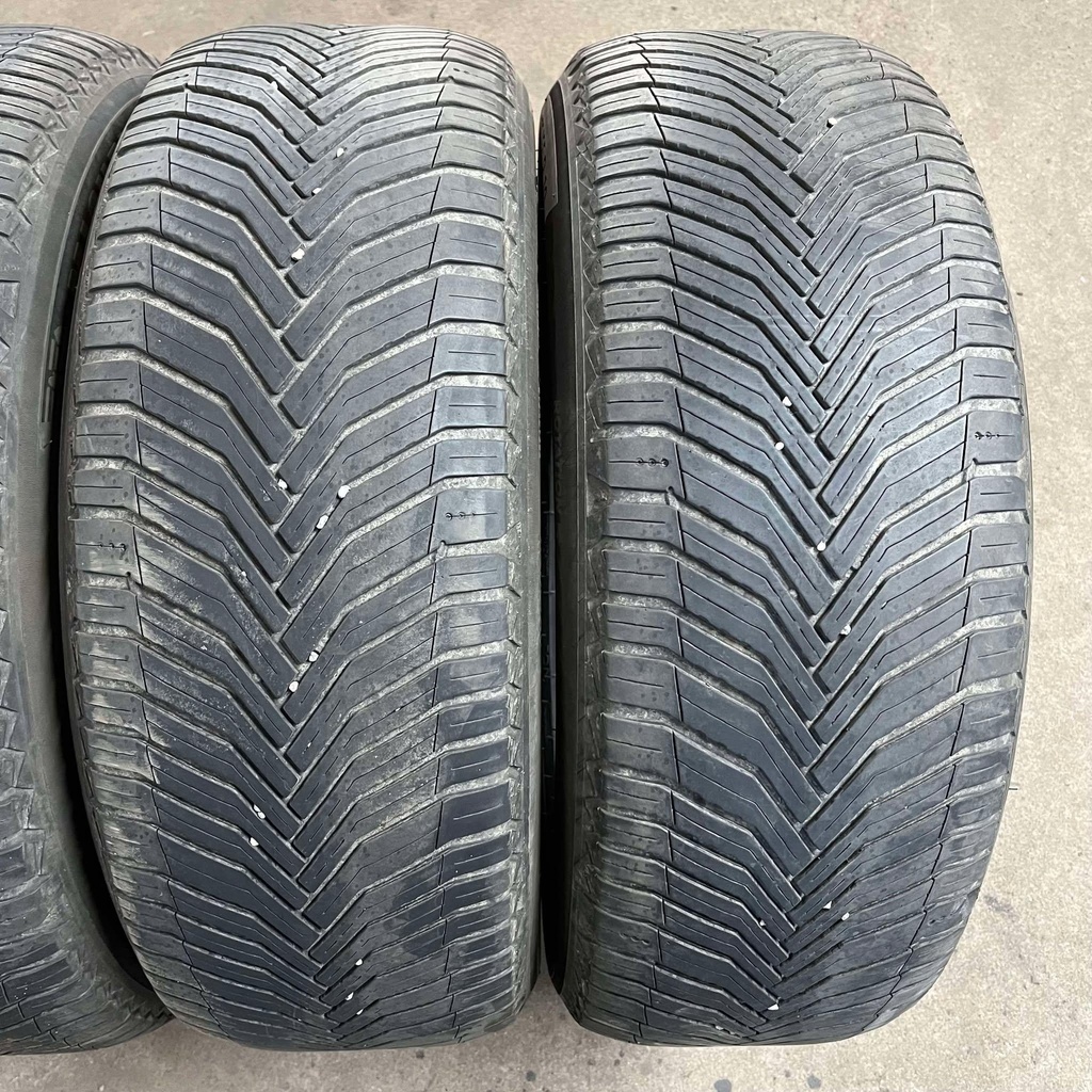 19" - 235/55r19 Michelin CrossClimate 2 VOL 