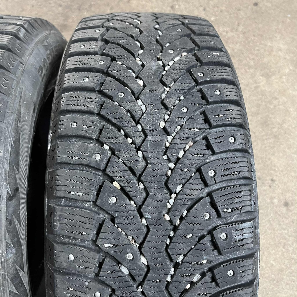 16" - 205/55r16 Formula by Pirelli Ice (2 kpl) 