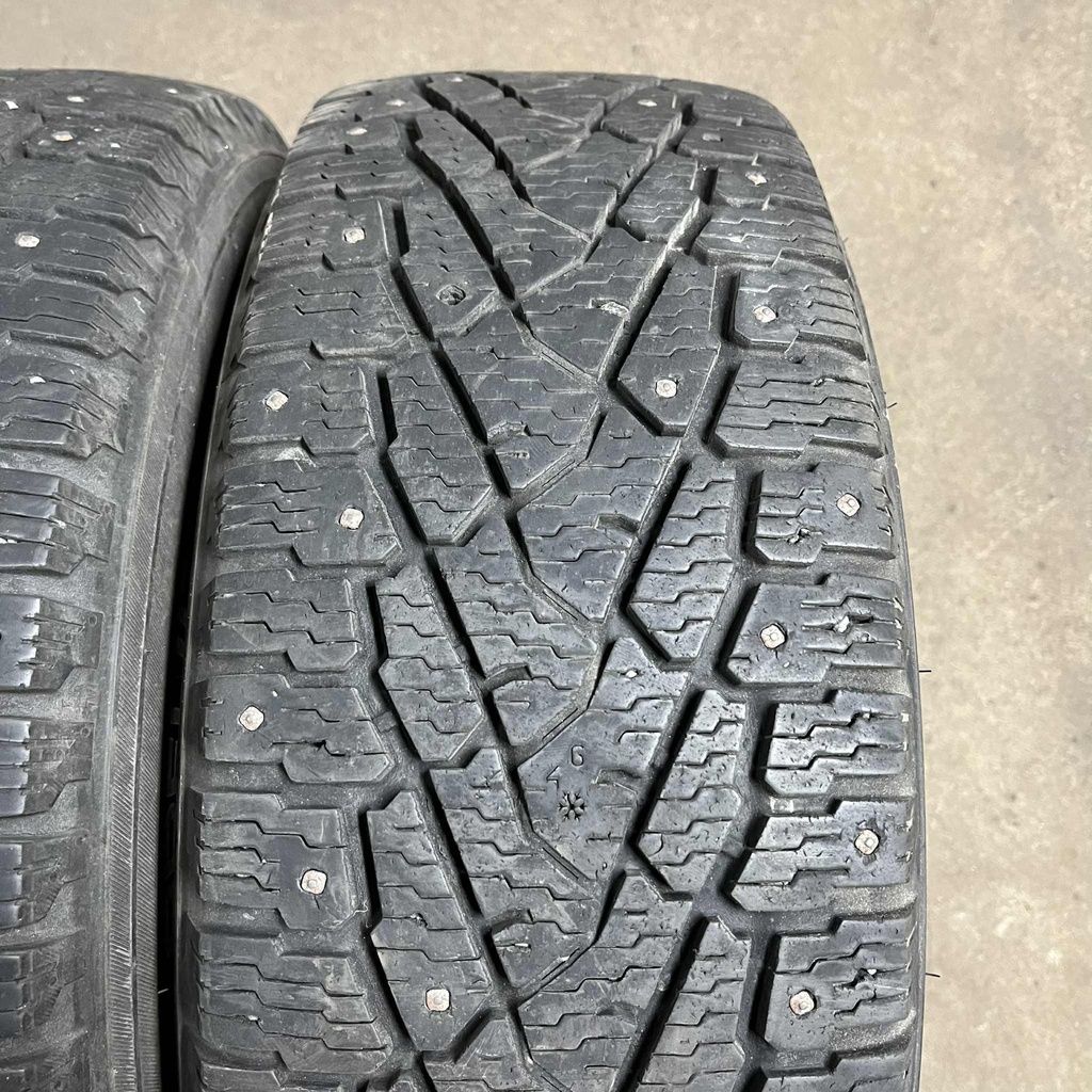 C 15" - 215/65r15C Nokian Tyres Hakkapeliitta C3 (2 kpl) 