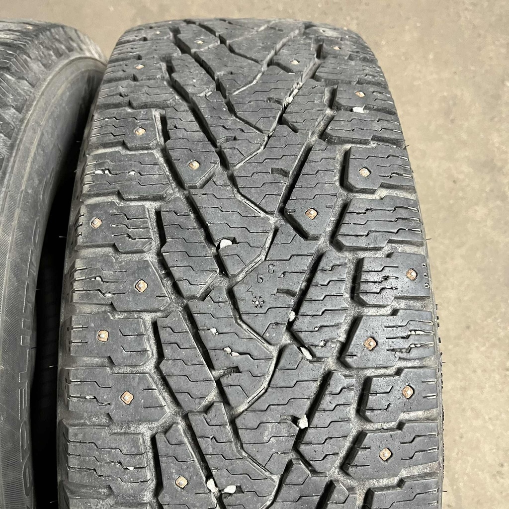 C 16" - 235/65r16C Nokian Tyres Hakkapeliitta C3 (2 kpl) 