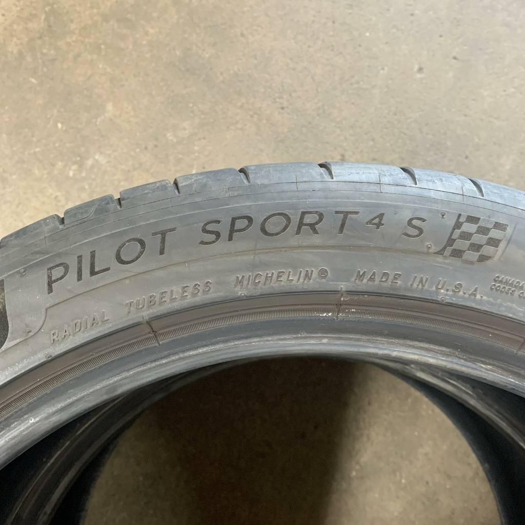 19" - 225/45r19 Michelin Pilot Sport 4 (2 kpl) 