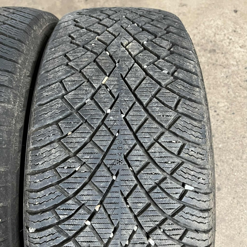 18" - 265/60r18 Nokian Tyres Hakkapeliitta R5 