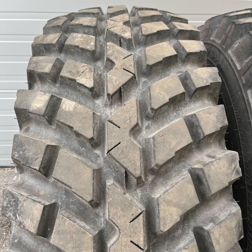 "24 - 440/80r24 Nokian Tyres TRI 2 (2 kpl) 