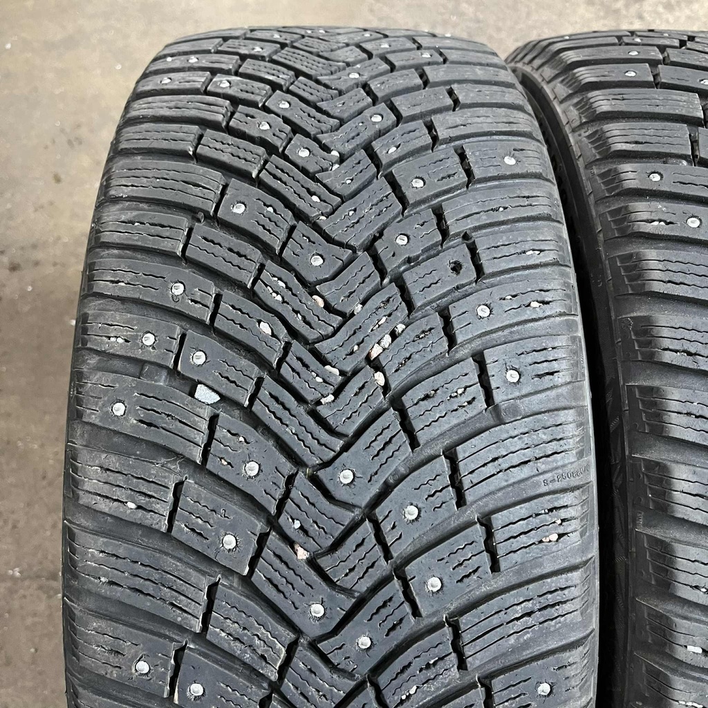 18" - 225/45r18 Continental IceContact 3 