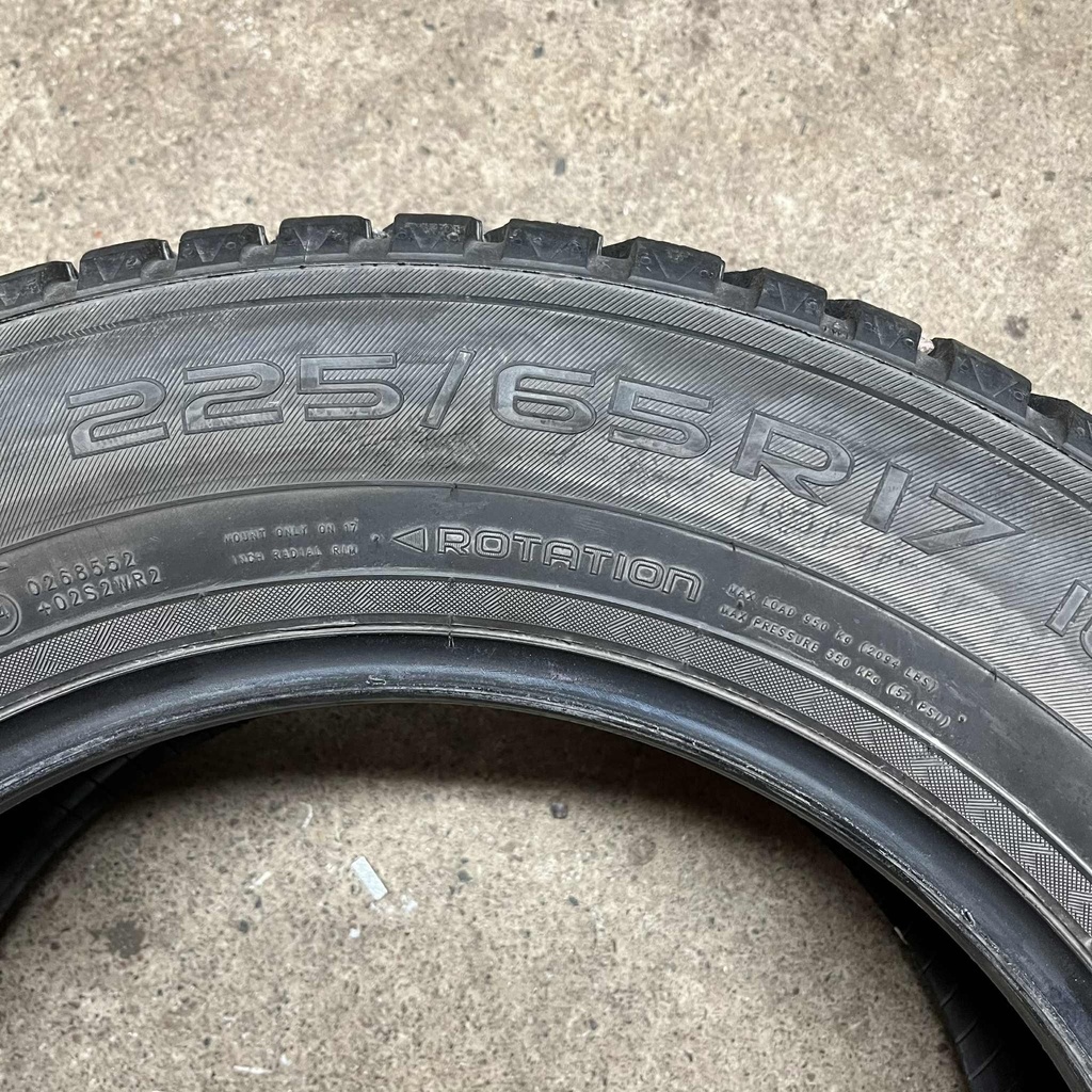 17" - 225/65r17 Nokian Tyres Hakkapeliitta 8 SUV (2 kpl) 