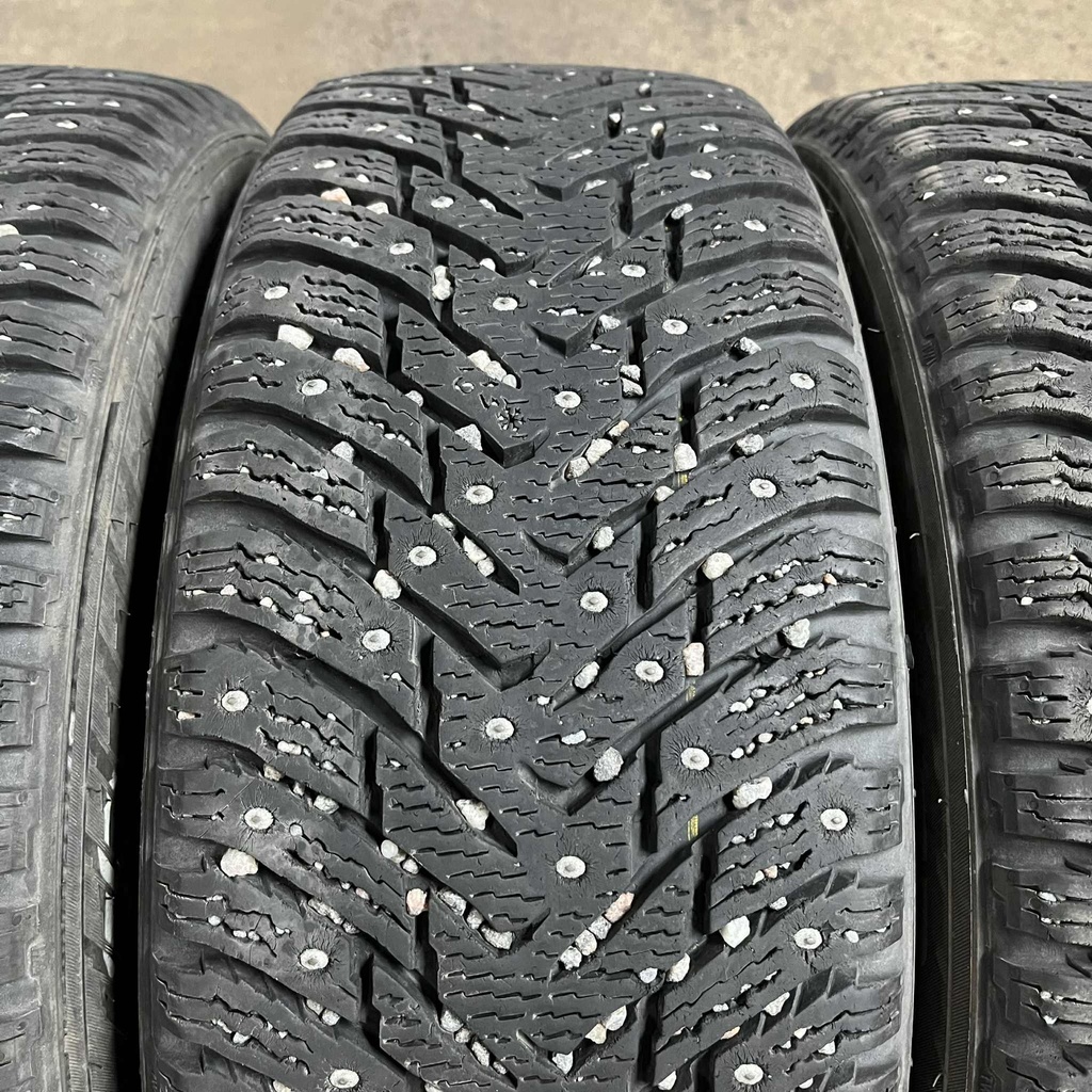 16" - 205/55r16 Nokian Tyres Hakkapeliitta 8 