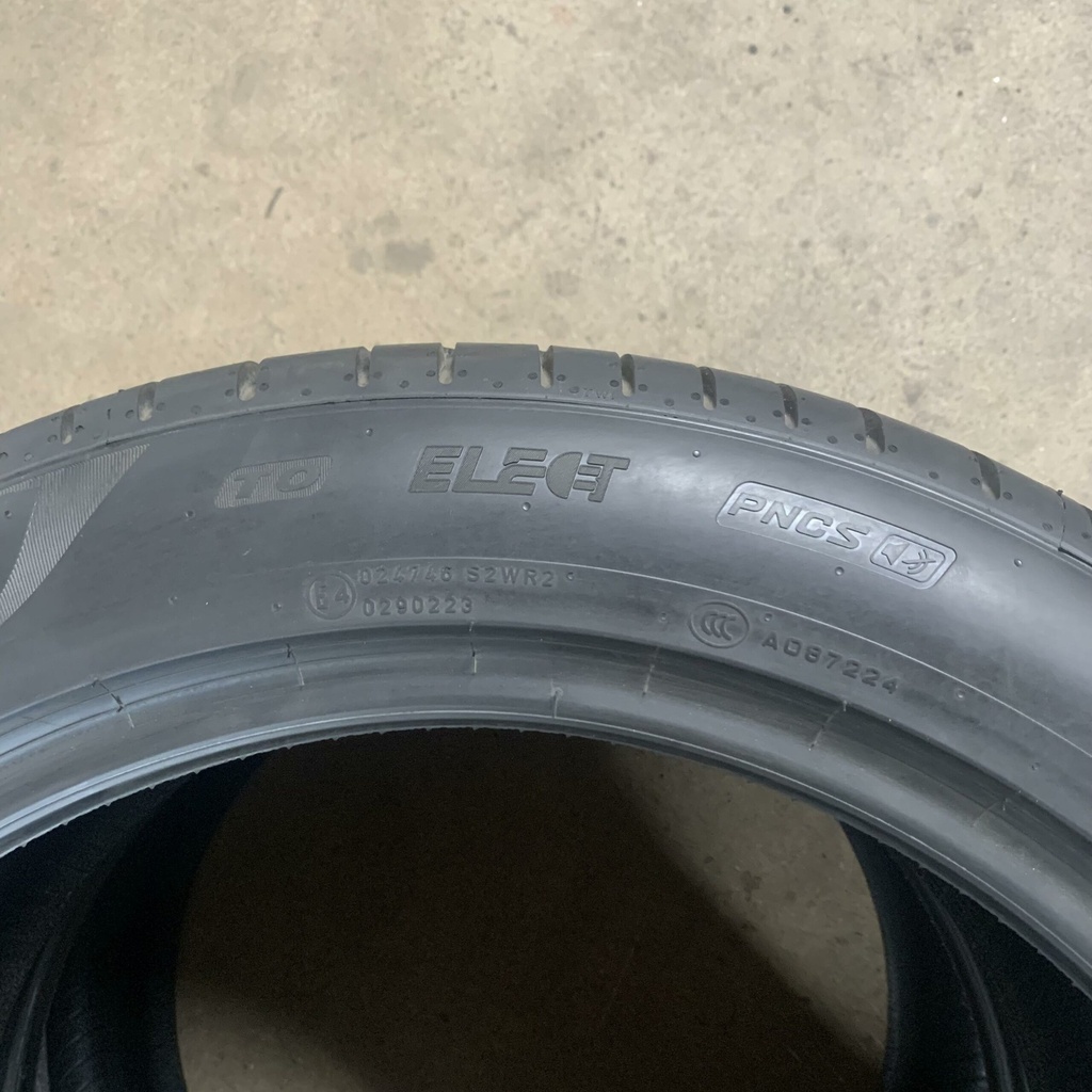 19" - 255/45r19 &amp; 285/40r19 Pirelli P-ZERO T0 Elect PNCS (siirtoajetut) 