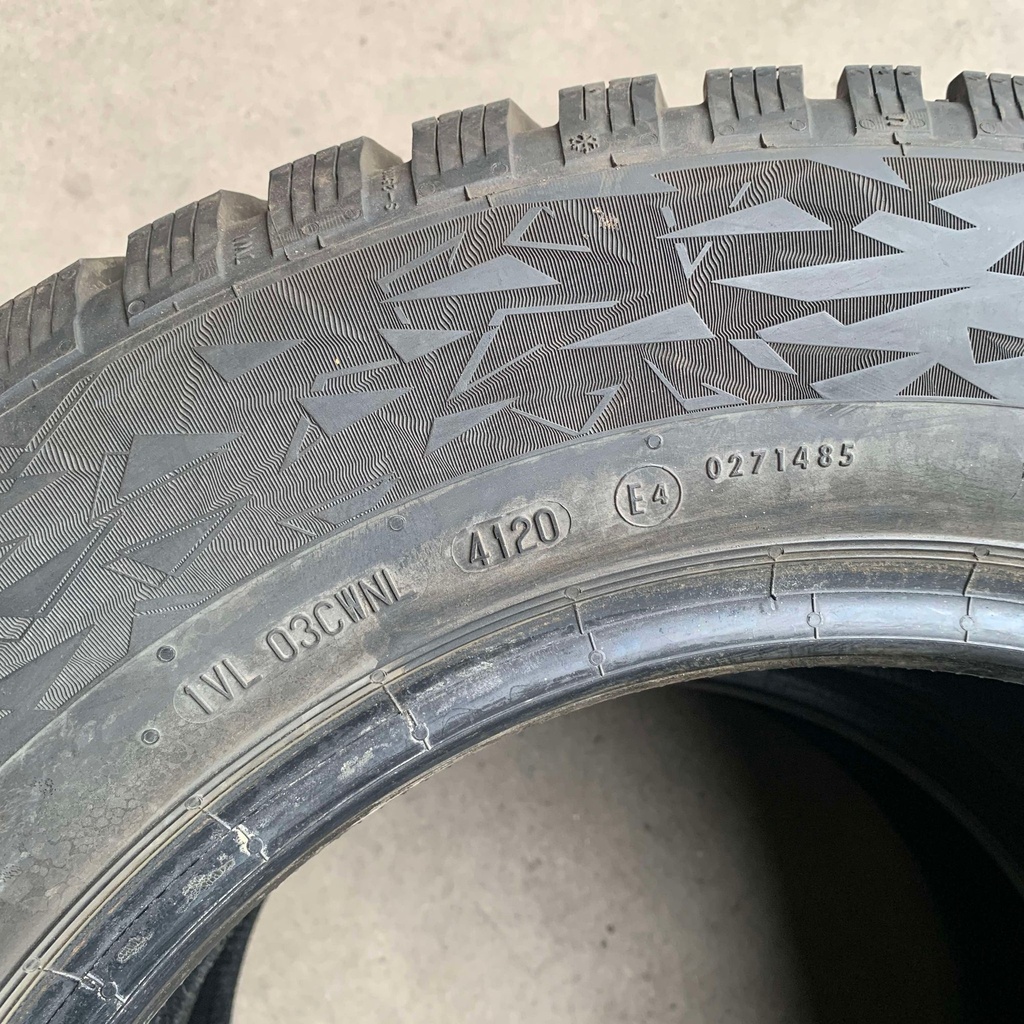 15" - 205/65r15 Continental IceContact 3 (2 kpl) 