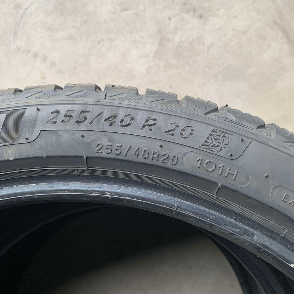 20" - 255/40r20 Michelin X-Ice Snow (2 kpl) 