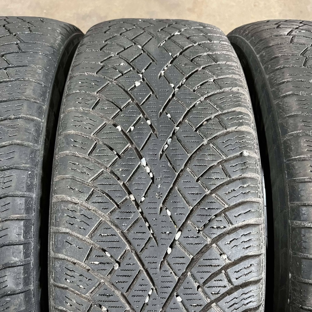 19" - 235/55r19 Nokian Tyres Hakkapeliitta R5 