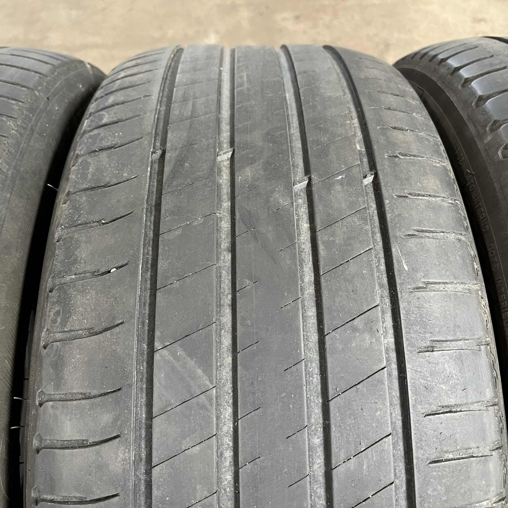 20" - 255/45r20 Michelin Latitude Sport 3 VOL Acoustic 
