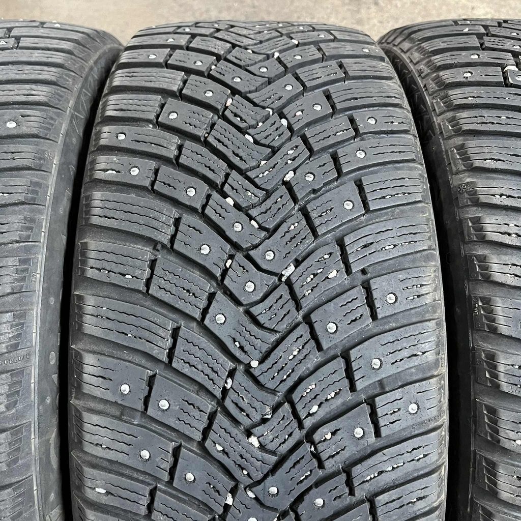 18" - 225/45r18 Continental IceContact 3 