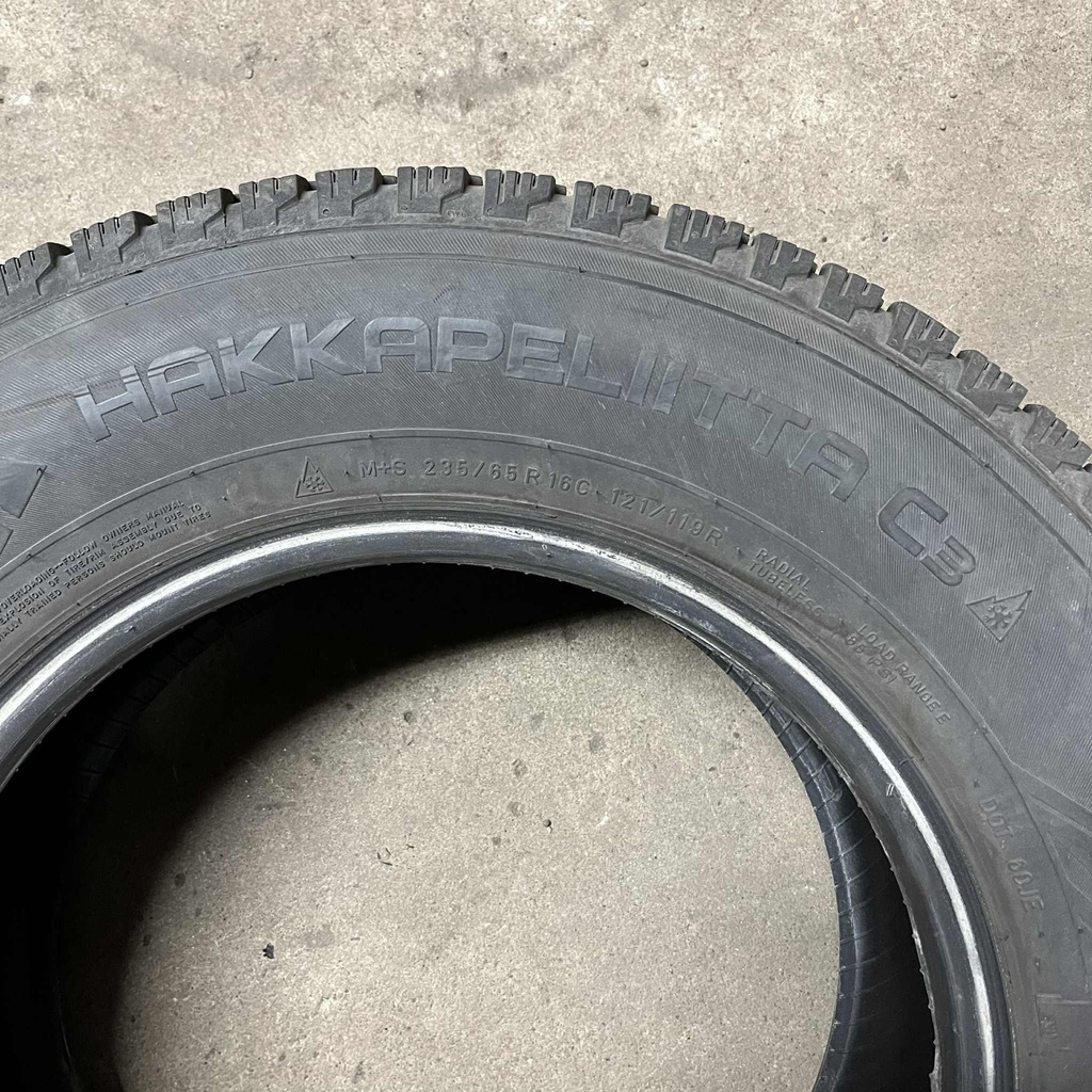 C 16" - 235/65r16C Nokian Tyres Hakkapeliitta C3 (2 kpl) 
