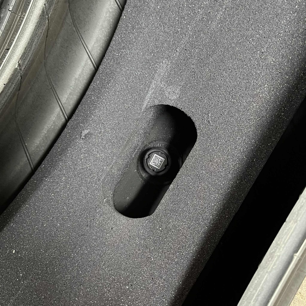 20" - 265/45r20 Michelin Pilot Sport EV T0 Acoustic (2 kpl) 