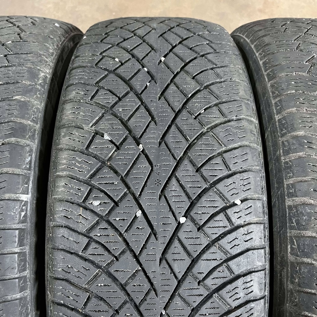 19" - 235/55r19 Nokian Tyres Hakkapeliitta R5 