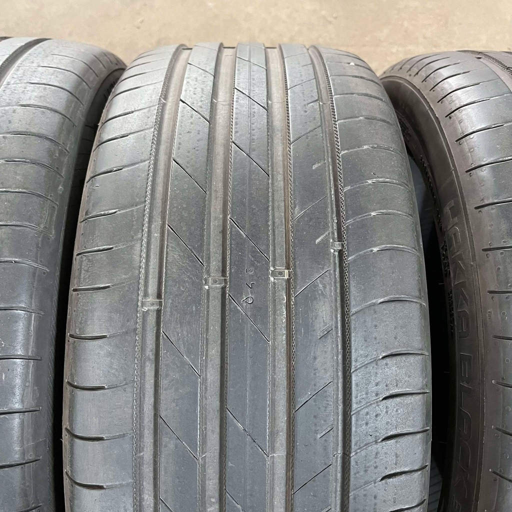 18" - 235/45r18 Nokian Tyres Hakka Black 3 