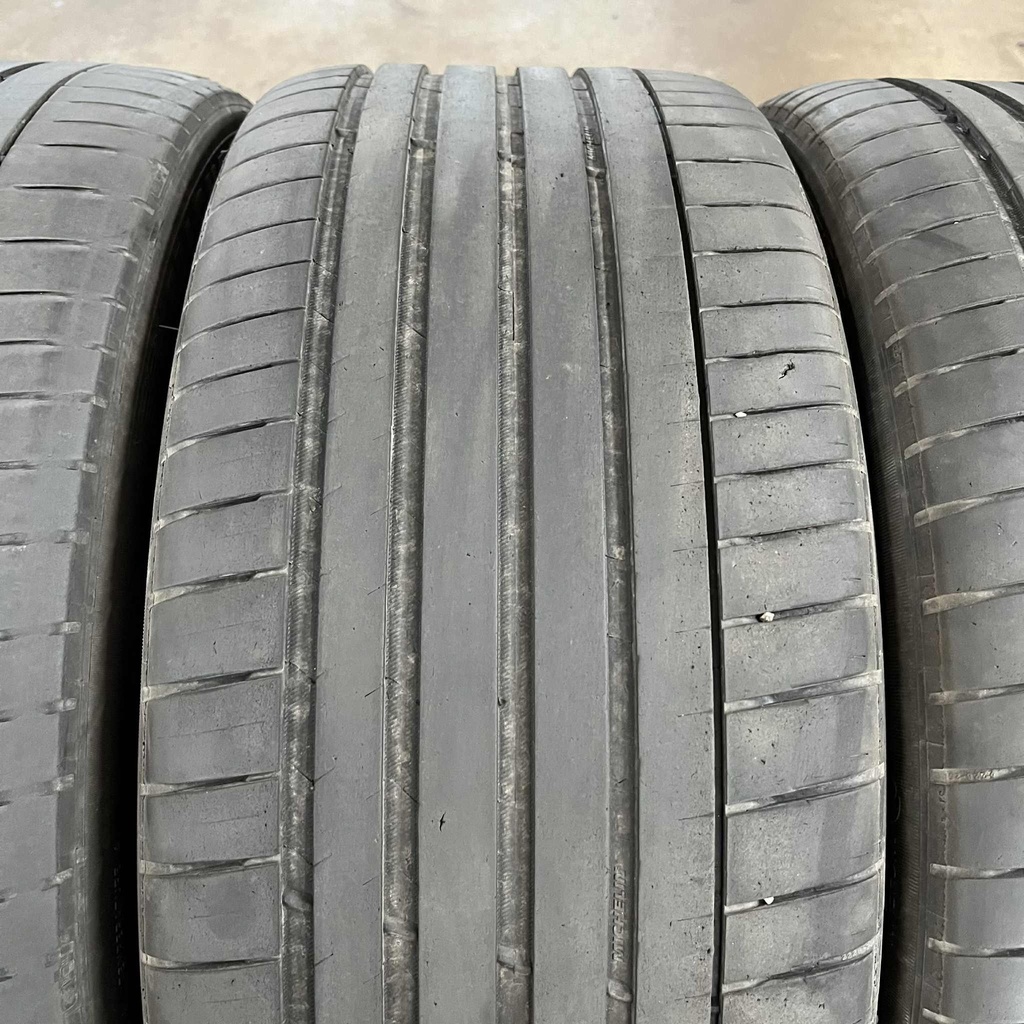22" - 275/40r22 Michelin Pilot Sport 4 SUV ZP 