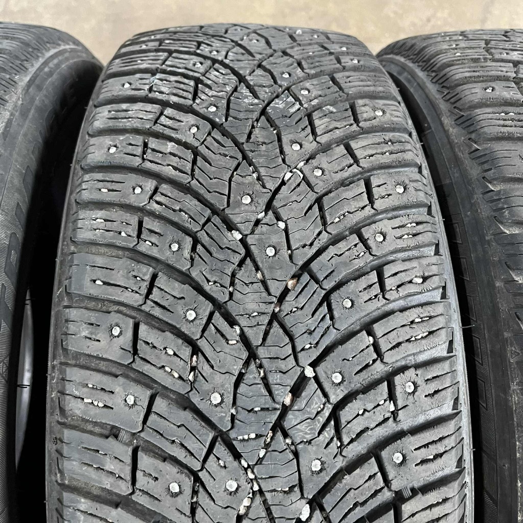 19" - 235/55r19 Triangle IceLynx TI501 