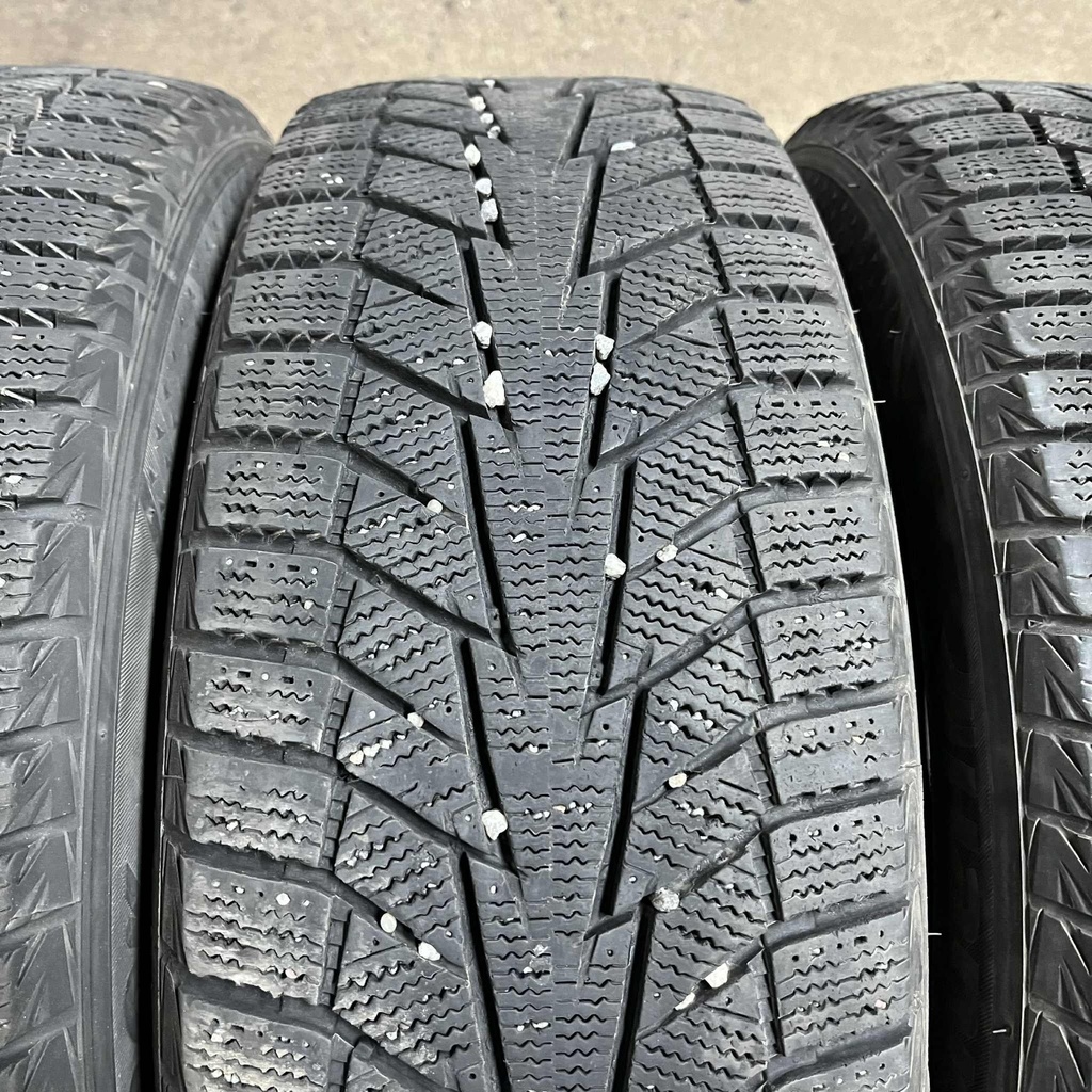 16" - 205/60r16 Hankook Winter i*Cept iZ2 W616 