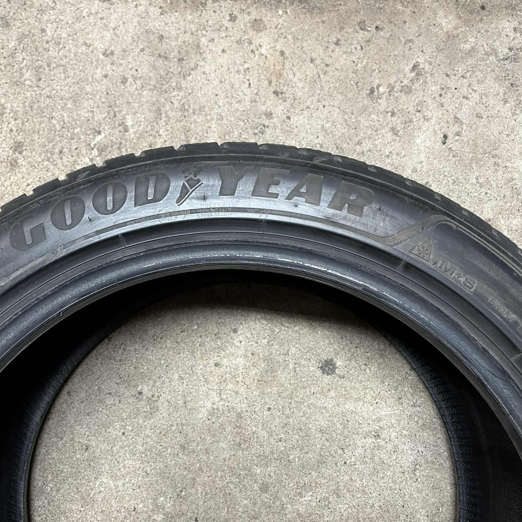 18" - 245/45r18 Goodyear UltraGrip Performance+ (2 kpl) 