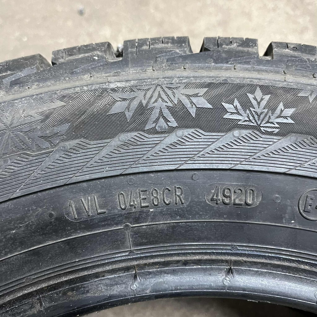 C 16" - 215/60r16C Continental VanContact Ice (2 kpl) 
