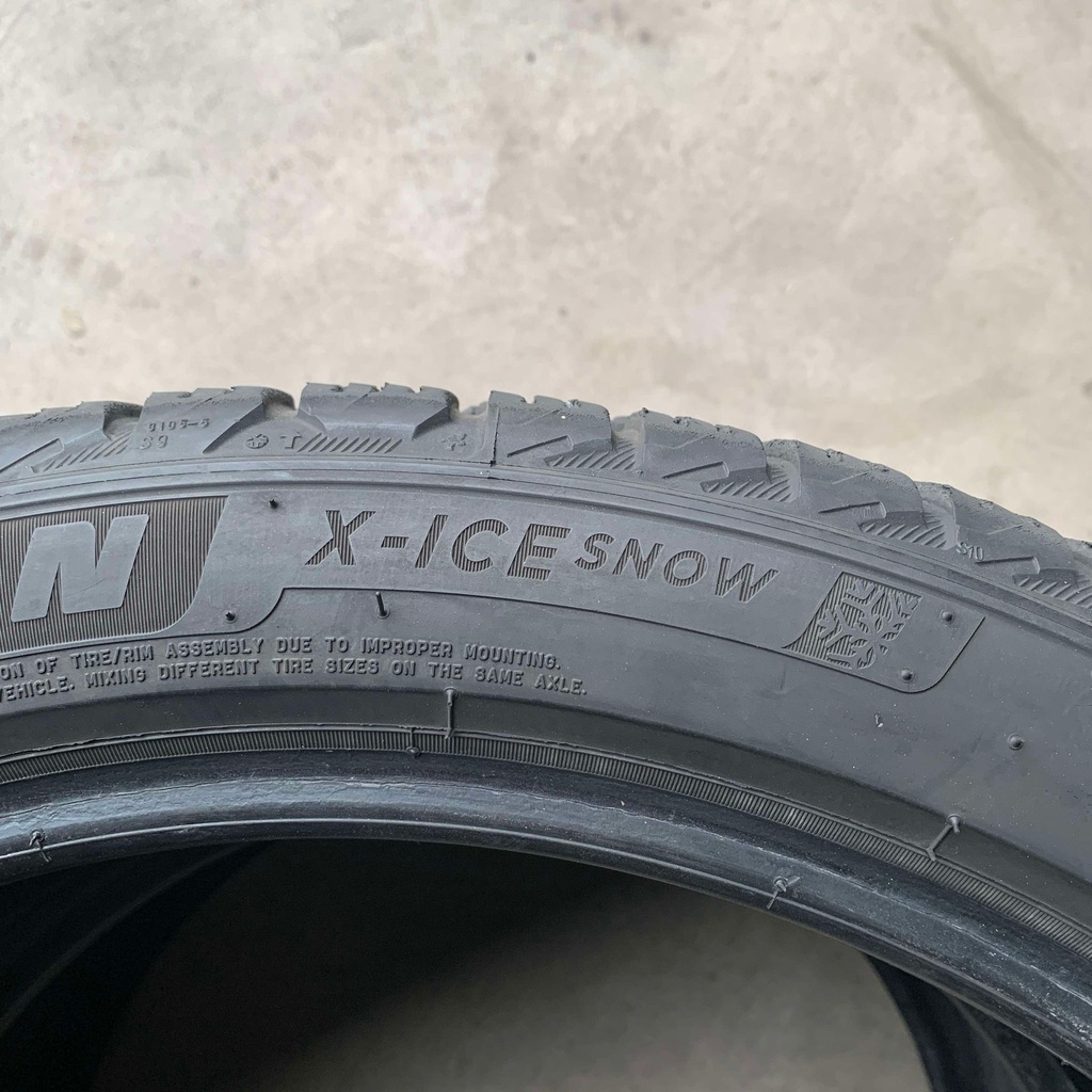 20" - 255/40r20 Michelin X-Ice Snow (2 kpl) 