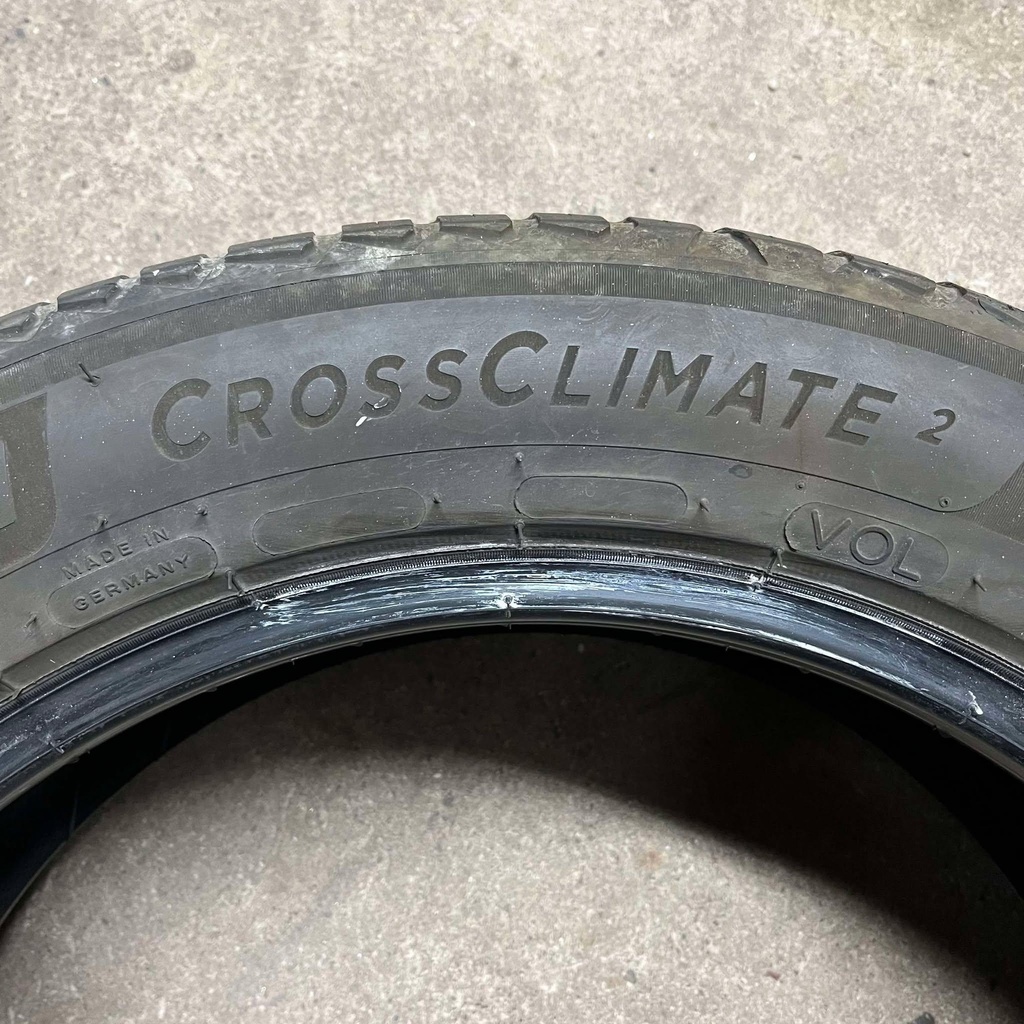 19" - 235/55r19 Michelin CrossClimate 2 VOL 