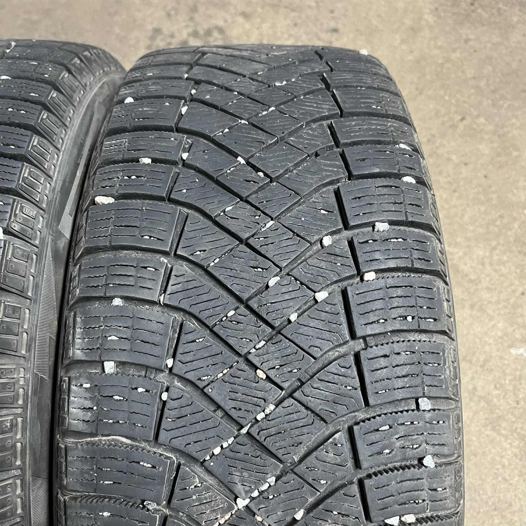 18" - 235/55r18 Pirelli Winter Ice Zero FR 