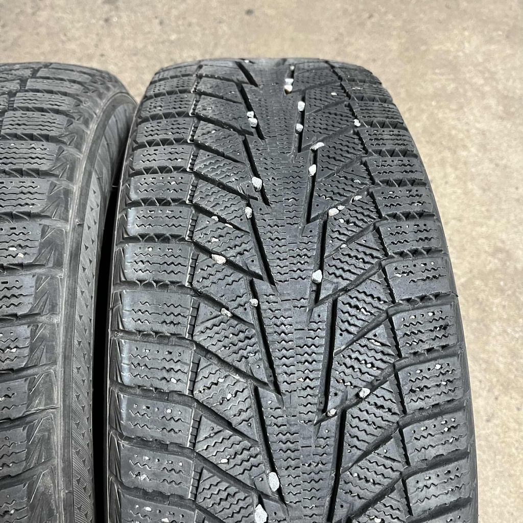 16" - 205/60r16 Hankook Winter i*Cept iZ2 W616 