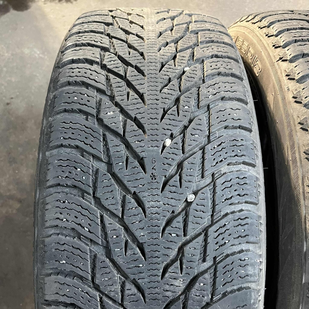 18" - 235/55r18 Nokian Tyres Hakkapeliitta R3 