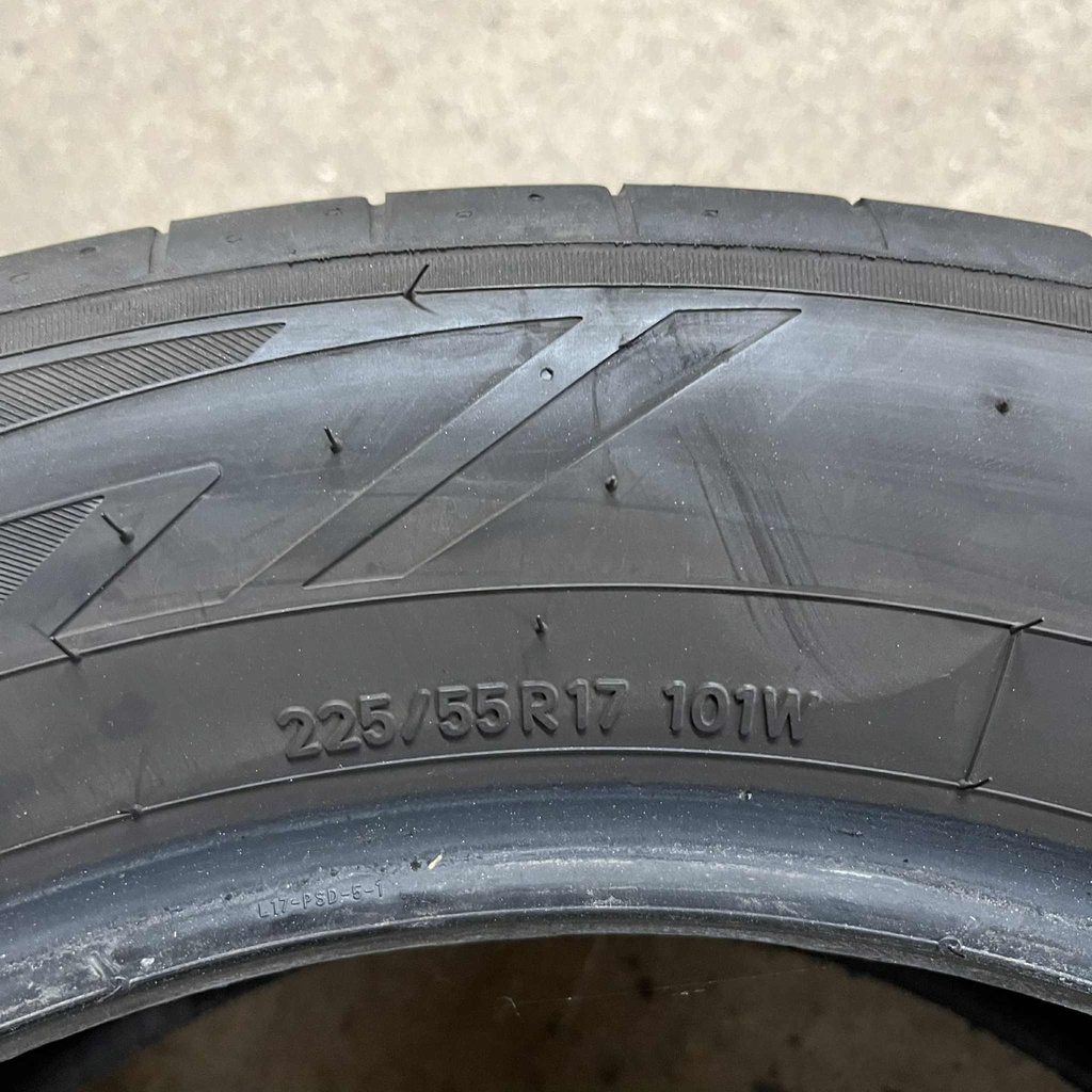 17" - 225/55r17 Toyo Proxes Comfort 