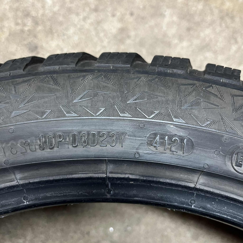 18" - 225/45r18 Continental IceContact 3 