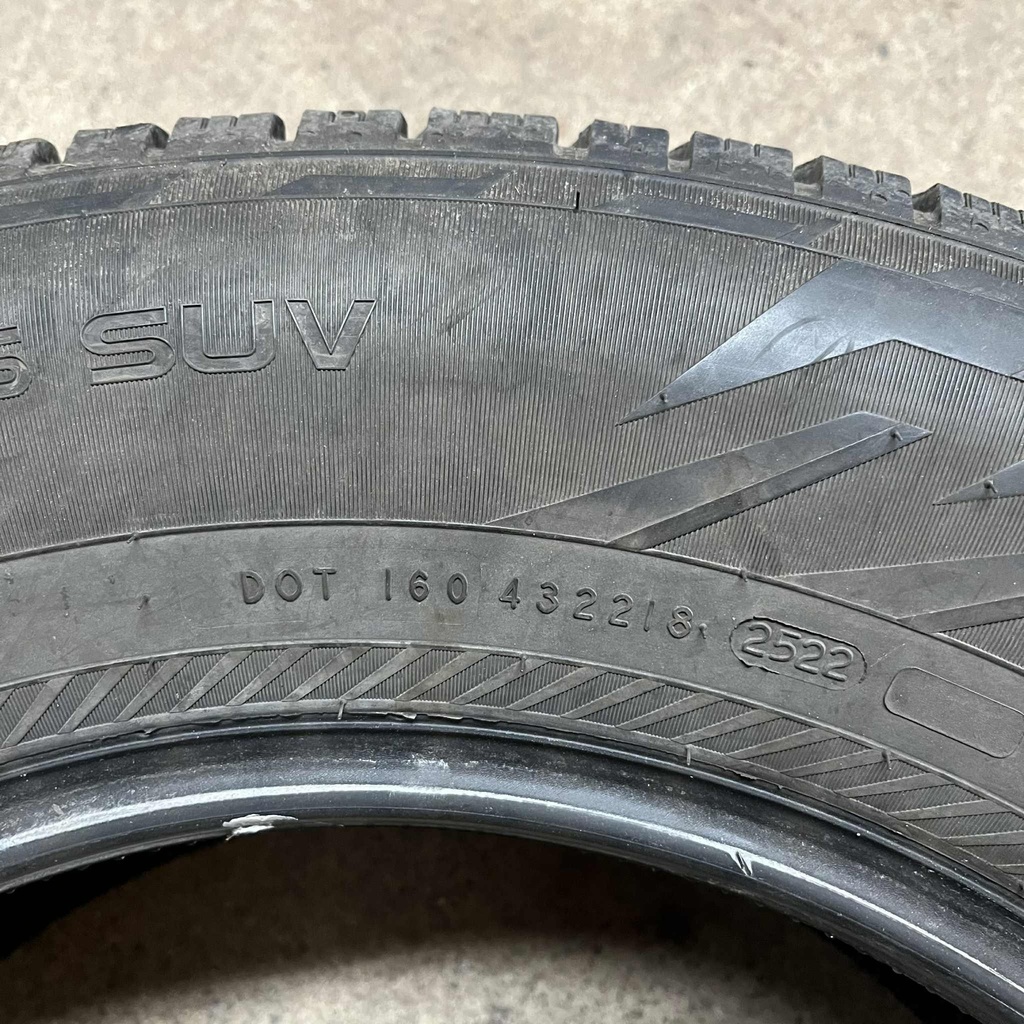 18" - 265/60r18 Nokian Tyres Hakkapeliitta R5 