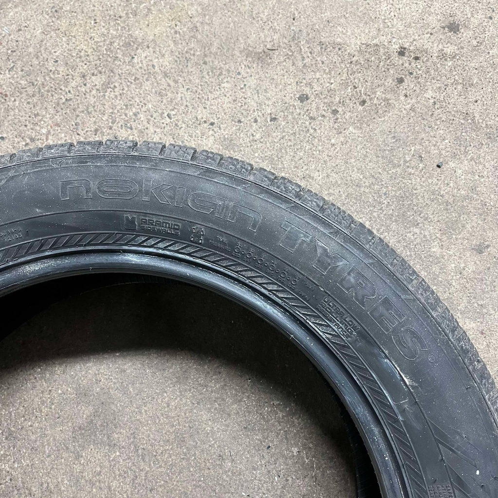 19" - 235/55r19 Nokian Tyres Hakkapeliitta R5 