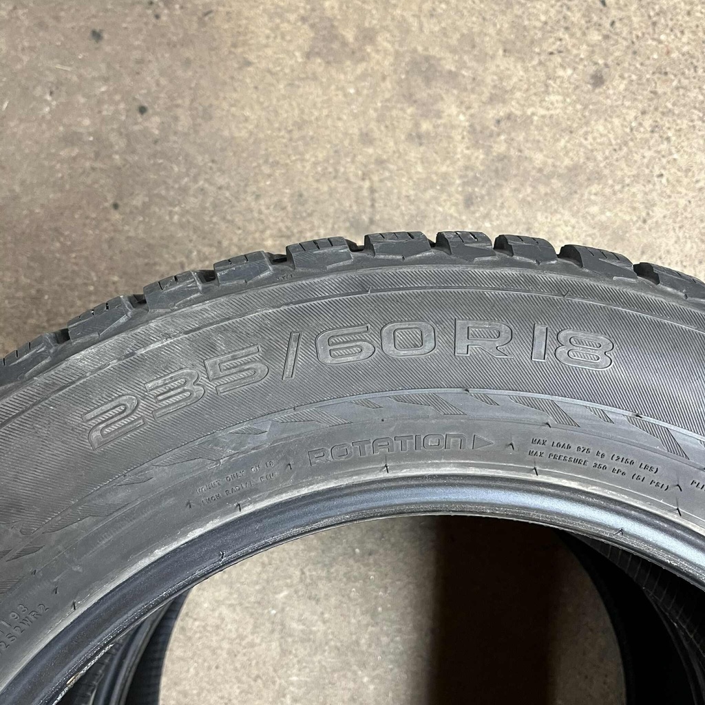18" - 235/60r18 Nokian Tyres Hakkapeliitta 9 SUV 