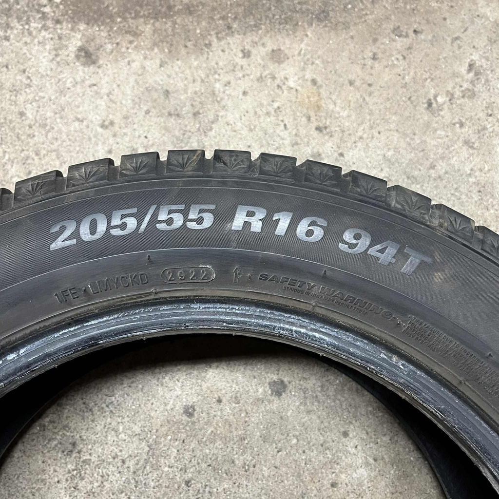 16" - 205/55r16 Kumho WinterCraft Ice Wi51 