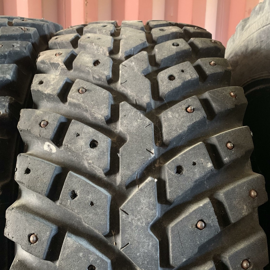 24" - 420/65r24 Nokian Tyres TRI 2